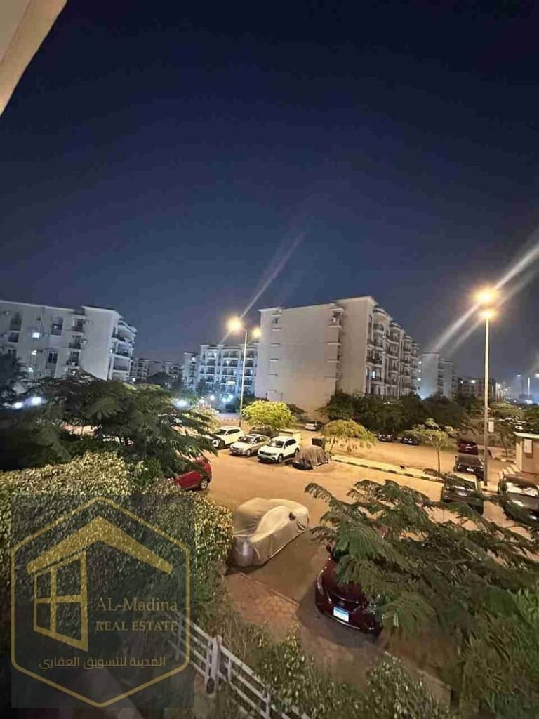 شقة 99م مميزة للبيع في ارقي مراحل الرحاب 0