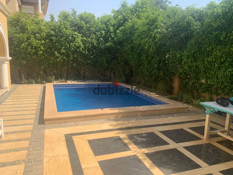 فيلا كلاسيك متشطبة بحمام سباحة للبيع فى هايد بارك (القاهـــرة الجديــدة)  في موقع متميز قريبة من الجامعة الأمريكية بالقاهرة الجديدة وتطل على فيو أكثر 0