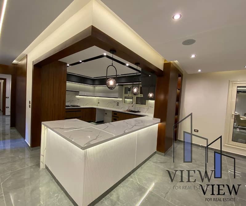 للبيع شقة 250 م فيو حديقة الطفل تشطيبات خاصة 0