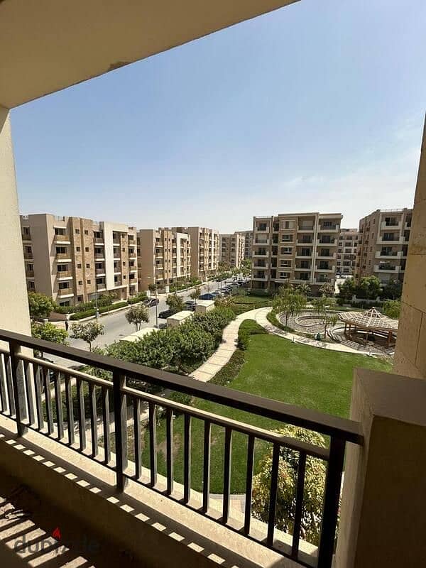 شقة مميزة للبيع بإطلالة نادي وحدائق – تاج سلطان 0
