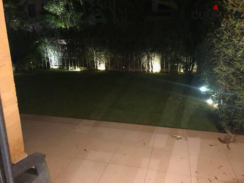 شقة أرضي للإيجار في ويستاون – بيفرلي هيلز 0