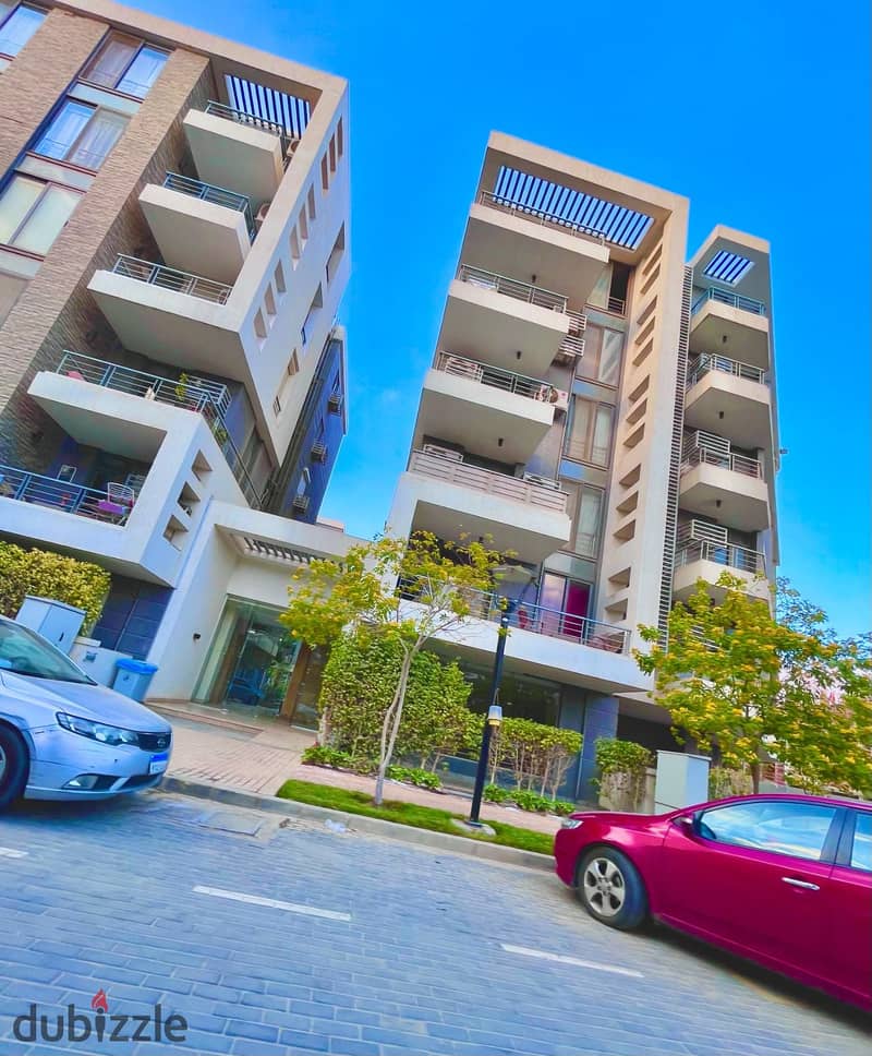 للبيع في تاج سلطان شقه 135متر بتقسيمه مريحه وواسعه غرفتين و2 حمام متشطبه بالمطبخ والتكيفات استلام فوري 0