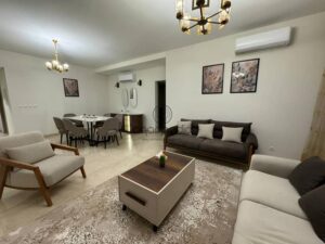 شقة فاخرة مفروشة بالكامل للإيجار (140 متر مربع) في ميفيدا – أفينيو ريزيدنس – جاهزية فورية للسكن 85,000 ج.م