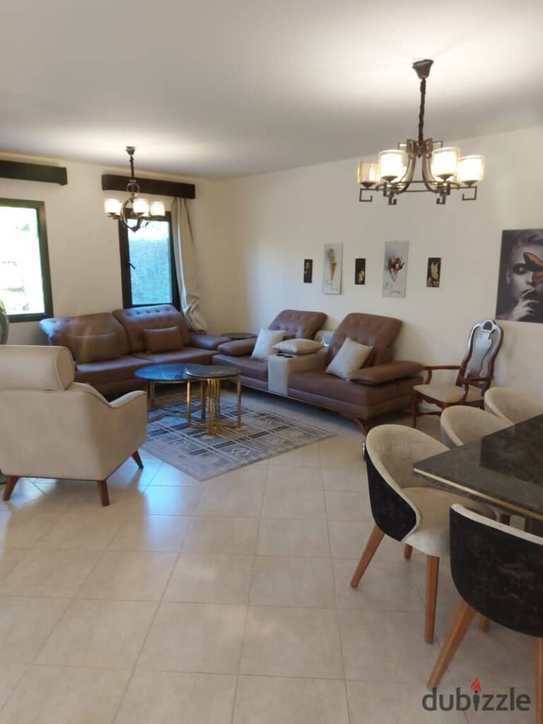 فيلا مميزه للبيع في كمبوند مون فالي 0