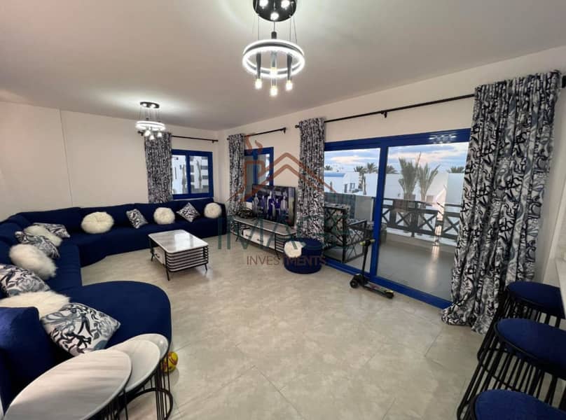 شاليه  للبيع في مراسي جريك بسعر أقل من السوق متشطب ومفروش بالكامل إطلالة مباشرة على حمام السباحة، ضمن مجتمع راقي بخدمات متكاملة 0