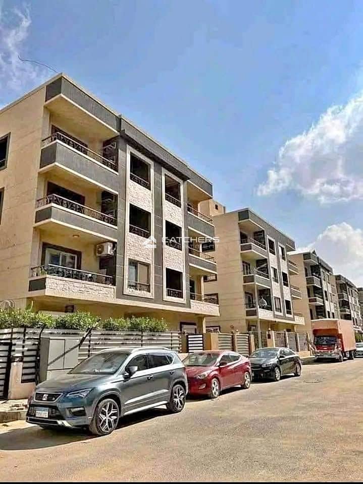 شقة للبيع استلام فوري ب ١٠% فقط وقسط على ٧ سنين بجوار الجامعة الامريكية ومول بوينت ناينتي 0