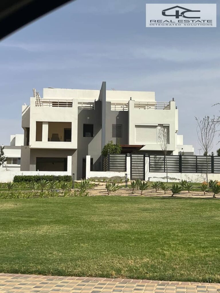 استلم فورى توين هاوس متشطب بالكامل وعلي فيو واسع لاند سكيب في كمبوند هايد بارك التجمع الخامس في اميز لوكيشن في المرحله  hyde park new cairo 0