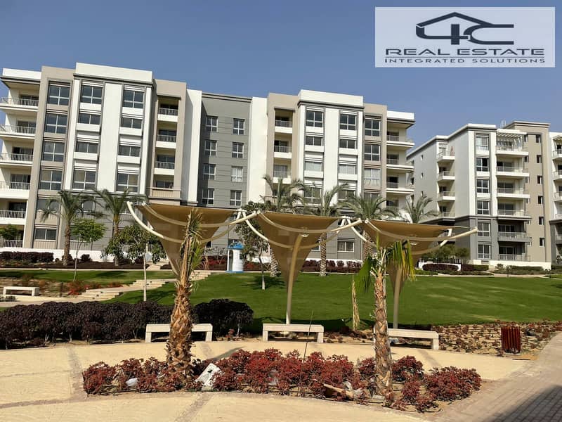 للبيع شقة 207م 4 غرف نوم استلام فوري بالتقسيط فيو لاند سكيب مفتوح في كمبوند هايد بارك التجمع الخامس hyde park fifth settlement 0