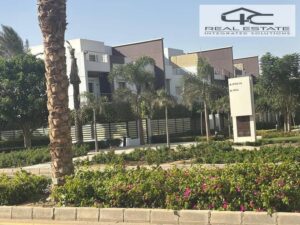 للبيع تاون هاوس استلام فوري في هايد بارك 3 غرف نوم تشطيب الترا سوبر لوكس مودرن في هايد بارك التجمع الخامس hyde park new cairo 14,500,000 ج.م