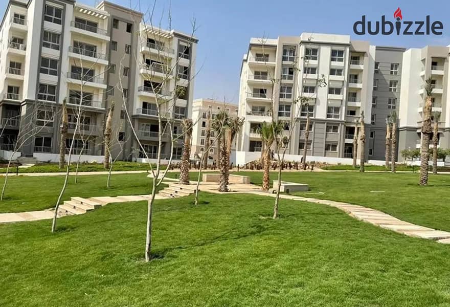 شقة للبيع في هايد بارك  التجمع الخامس  مساحة 142 م  نصف تشطيب  تقسيط 6 سنوات 0