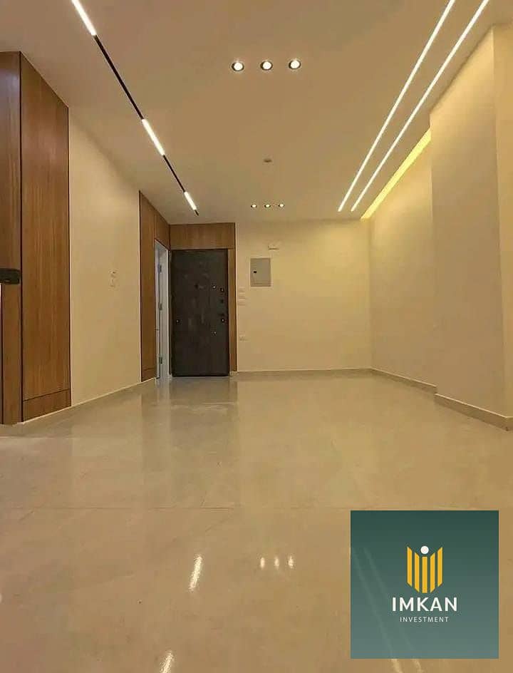 شقه استلام فوري للبيع 179م بفيو على البرج الايقوني بمقدم 5% وبالتقسيط على 10 سنين في كمبوند دي جويا1 في العاصمه الاداريه الجديده 0