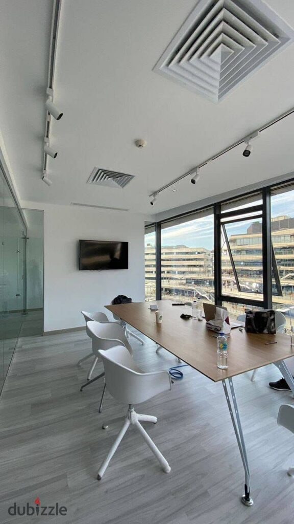 مكتب للإيجار في مول ذا بوليجون – الشيخ زايد 0
