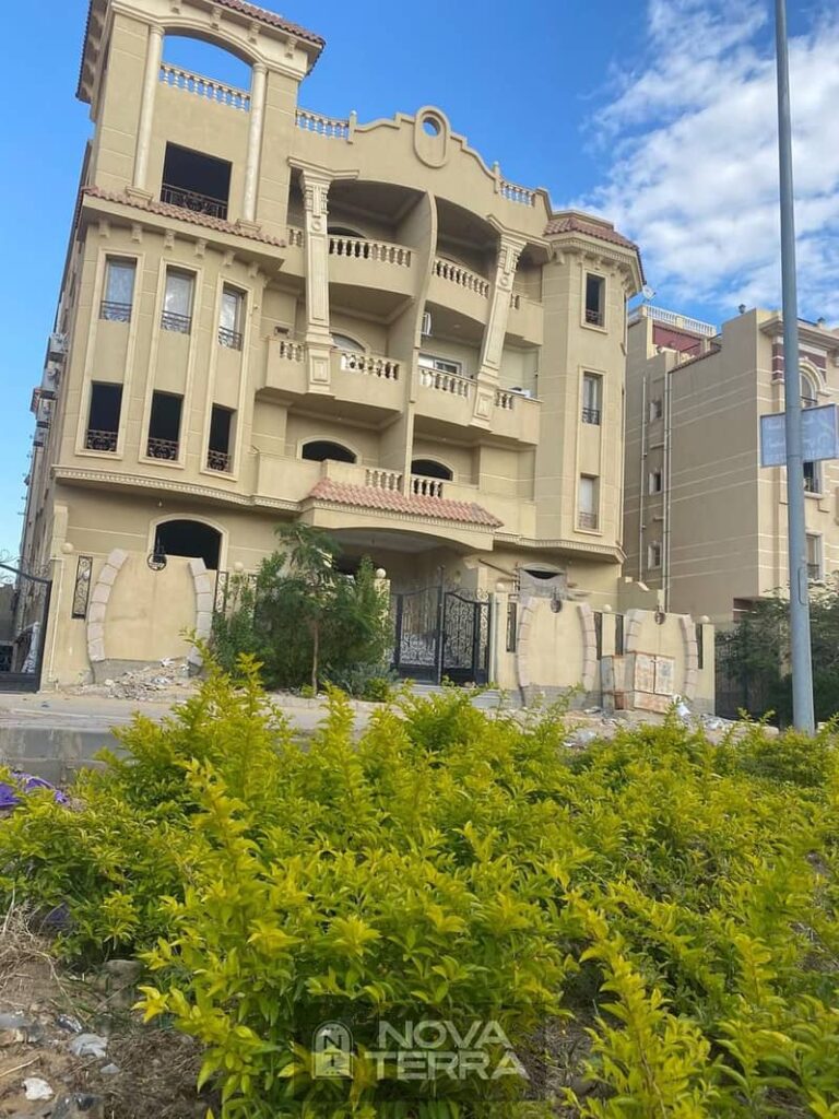 شقه للبيع في الحي ال 16 مجاورة 2   دور اول بلكونه   مساحه الشقه ٢٥٠ متر  سعر مميز و موقع استثنائي 0