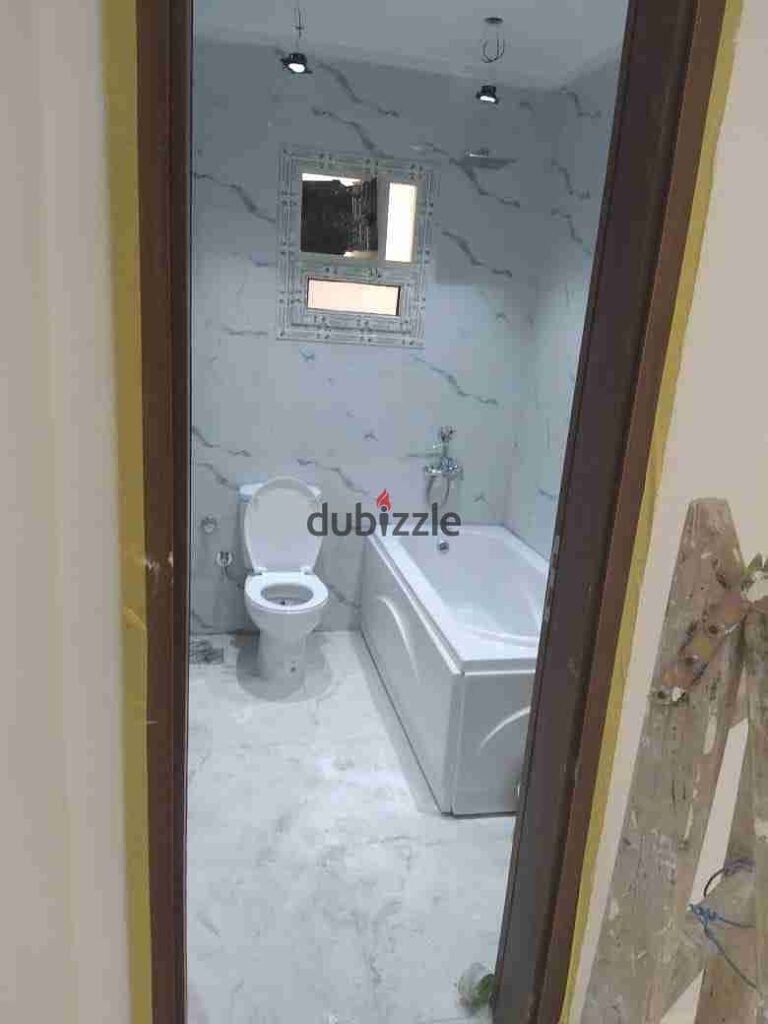 شقه لقطه للايجار فى كمبوند المستشارين المستثمرين الشماليه 0