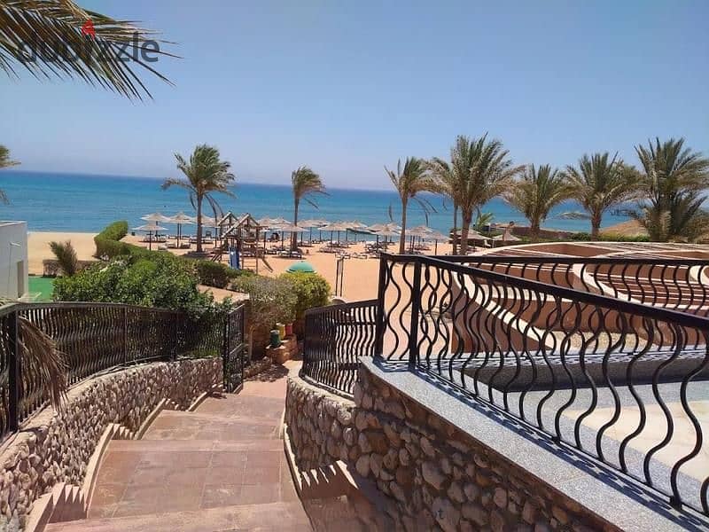 شاليه متشطب ومفروش بفيو خرافي للبيع بالتقسيط بخصم 15% وتقسيط على 7 سنين في العين السخنة قرية بيلا رومانس 0