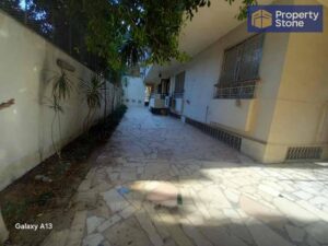 مكتب للايجار ٣٠٠متر بمدخل خاص وحديقه تشطيب سوبر لوكس بسرايات المعادي 60,000 ج.م