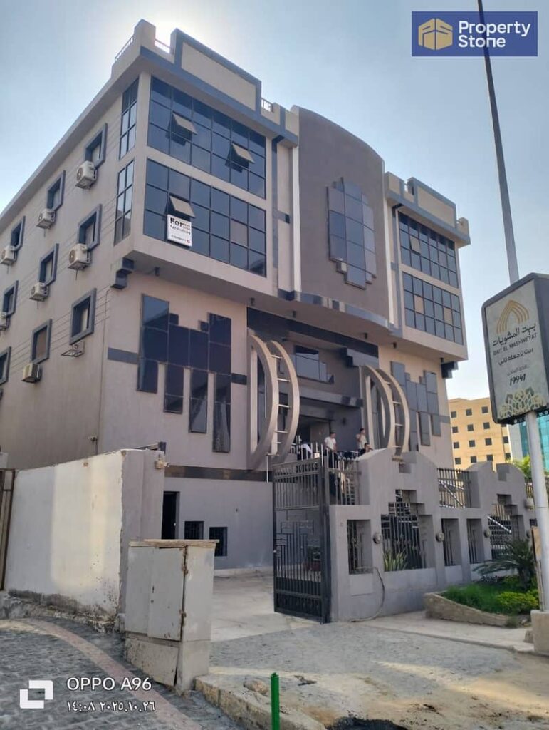 مكتب للايجار مساحه150م في موقع متميز في التجمع الخامس 0