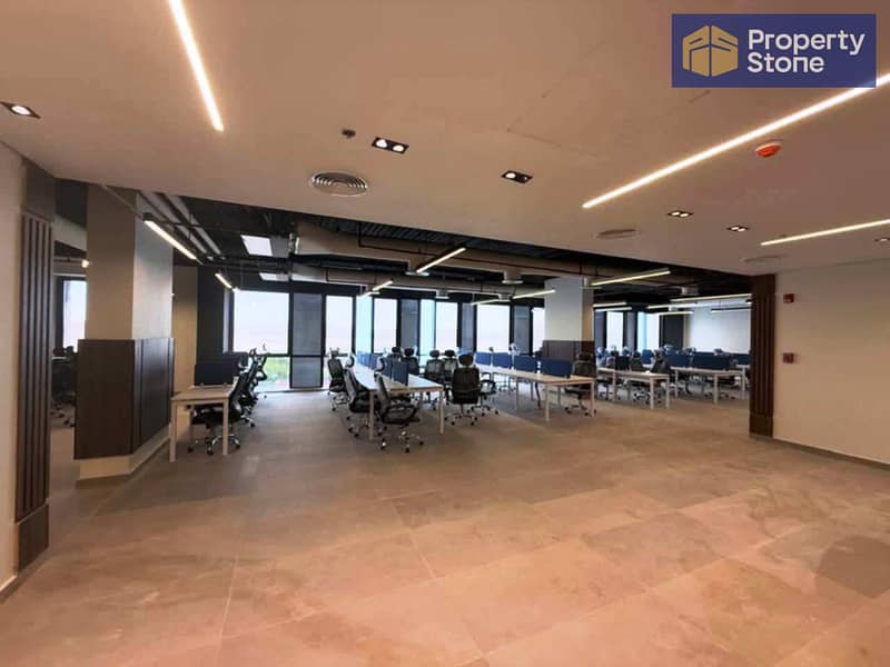 مكتب اداري للايجار ١٠٠٠ متر تشطيب سوبر ديلوكس علي التسعين بالتجمع الخامس 0