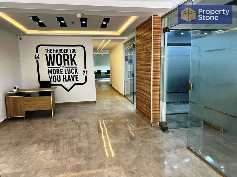 مكتب للايجار٤٠٠متر   بمدخل خاص مرخص ومجهز بالكامل تشطيب سوبر ديلوكس بسرايات المعادي 0
