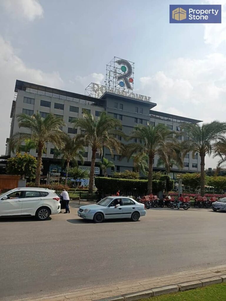 مكتب للإيجار بمساحة 400 متر موقع متميز بالتجمع مول داون تاون S1A 0