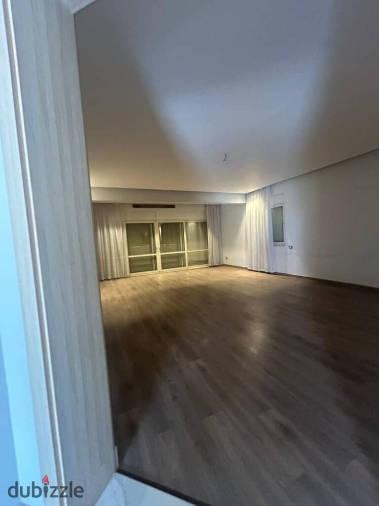 فيلا للإيجار بنصف مفروشة ليك فيو التجمع الخامس 0