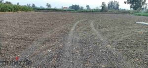 35,000 ج.م أرض فضاء ٩٠٠م المعمورة الشارع العام الرئيسي مصطفى كامل تصلح ملاعب او مخازن أو جراجات نقل امام محطة قطار الإصلاح محاطة بسور