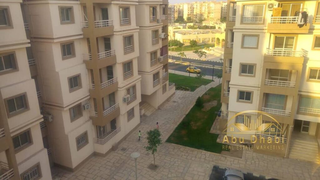 شقه 89 م للبيع بمدينتي B6  اطلاله علي باركينج فيو " طرفيه " بجوار الخدمات والمسجد مباشره 0