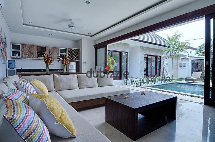 اخر توين هاوس للبيع بالسعر القديم في كمبوند سوليمار في زايد الجديده 279 م + 216 م جاردن بحمام سباحه خاص 0