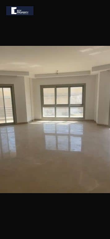 شقة للبيع بفيو علي حمام السباحة متشطبة بالكامل استلام فوري في اب تاون كايرو - المقطم  Uptown Cairo - Mokattam 0