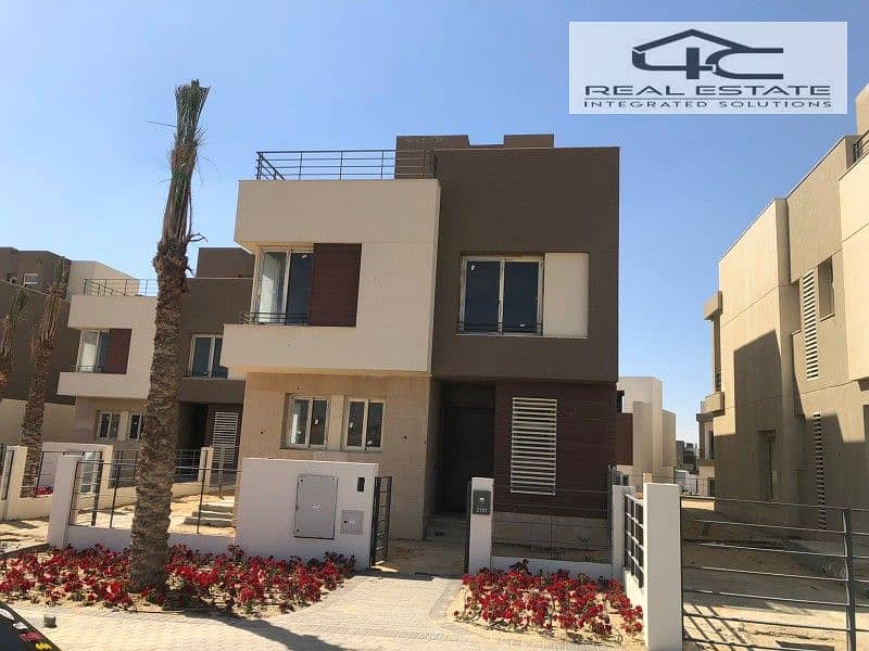 استلم ستاندالوان فيلا  311 متر فورى  5 غرف نوم لقطه في اميز لوكيشن  في كمبوند بالم هيلز palm hills القاهرة الجديدة بأقل سعر في السوق 0