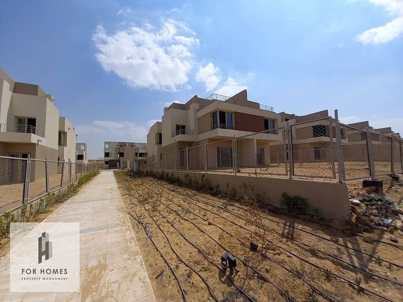 استلام  فورى  بأفضل سعر فيلا  للبيع مساحة الأرض 426 متر  ذا كراون بالم هيلز  The Crown palm hills october 0