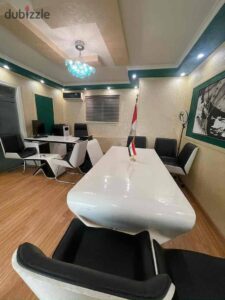 مكتب مفروش ومكيف للبيع بالفرش المكتبي والتكيفات شارع رئيسي رخصه ادارى موقع مميز 30,000,000 ج.م