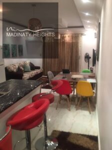 25,000 ج.م شقة مفروشة للإيجار 82م في مدينتي B7 شقة مميزة بموقع هادئ وتشطيب ممتاز الدورالأول مفروشة فرش كامل بذوق راقٍ مكيفة بالكامل مزودة بخدمة Wi-Fi