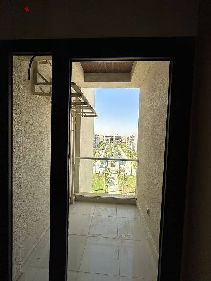 شقة للبيع 120متر بفيو جاردن فى كمبوند فى مدينة العبور 0