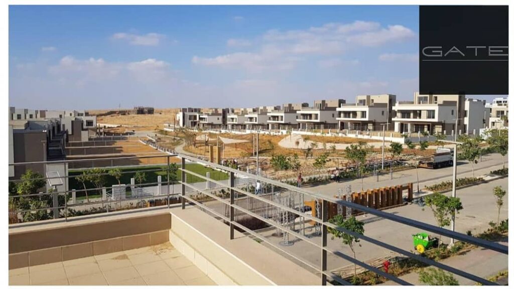 تاون هاوس للبيع ااقل سعر ف الماركت كورنر ف كمبوند بالم هيلز نيو كايرو استلام فوري 0