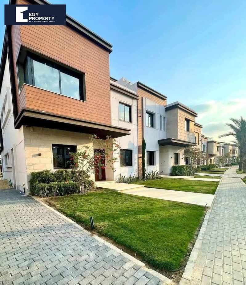 باطلالة خيالية فيلا فاخرة للبيع في كمبوند ازار التجمع - القاهرة الجديدة 0