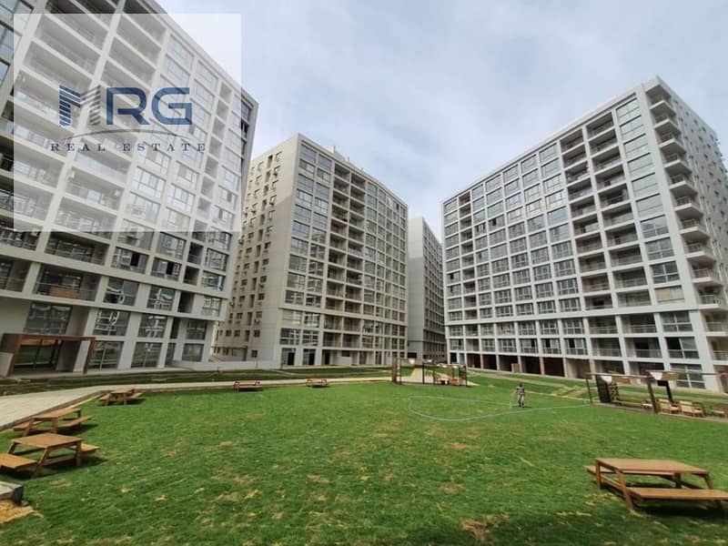 شقة 144م 3 غرف في وان قطامية نصف تشطيب بفيو خارجي واستلام فوري على دائري المعادي بسعر 4,000,000 جنيه. 0