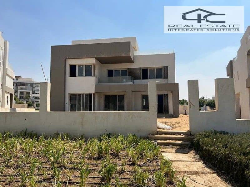 للبيع فيلا مستقلة متشطب بالتكيفات و المطبخ ب حمام سباحة خاص 420 م استلام فوري في هايد بارك التجمع الخامس hyde park new cairo 0