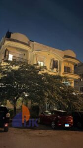 9,000,000 ج.م دوبلكس للبيع 460م² في ڤيلات جنوب الأكاديمية إستلام فوري تشطيب سوبر لوكس مع حديقة أمامية وخلفية ڤيو جاردن قريبة جدا من التسعين 5th settlement New Cairo