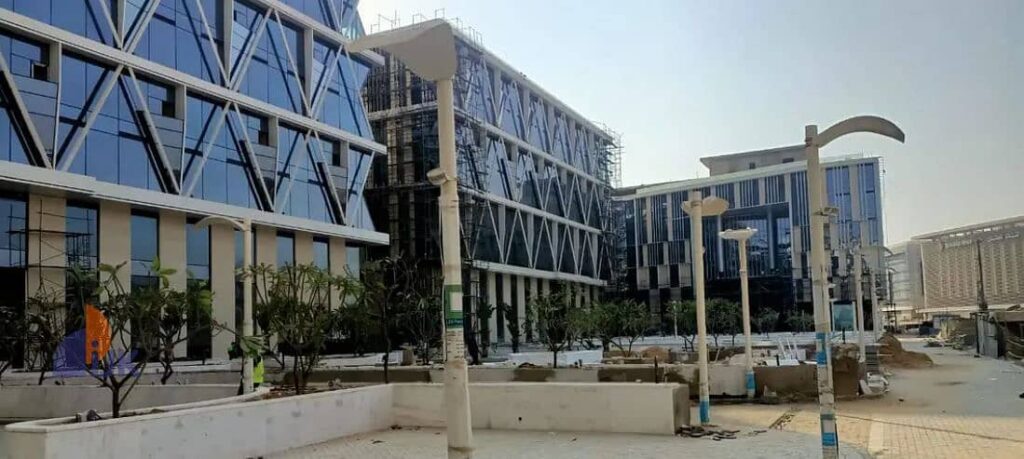 مكتب إداري للبيع 30.5م² بسعر مميز وأقل سعر متر في قلب الحي المالي العاصمة الإدارية الجديدة بالقرب من المحاور الرئيسية Financial District 0