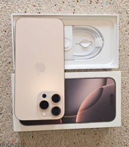 61,000 ج.م iPhone 16 Pro max 100% بطارية Dessert مفعل قبل 2025 زيرو ضريبه 256