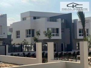 25,000,000 ج.م لسرعة البيع توين هاوس 333 متر بحري استلام فوري في اميز لوكيشن في هايد بارك التجمع الخامس hyde park new cairo فيو على لاند سكيب وباقل من سعر الماركت