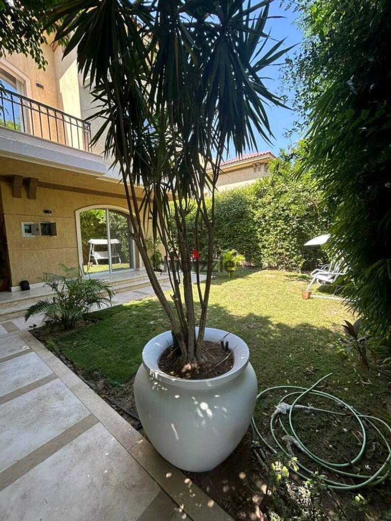 تاون هاوس مفروش بالكامل ٤ غرف ماستر للإيجار بمدينتي بالقاهرة 0