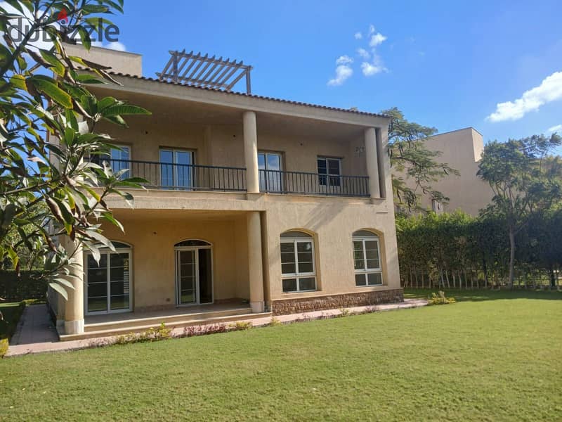 للايجار فيلا W على البحيرات والجولف ارض كبيرة بجوار نادى الجولف 0