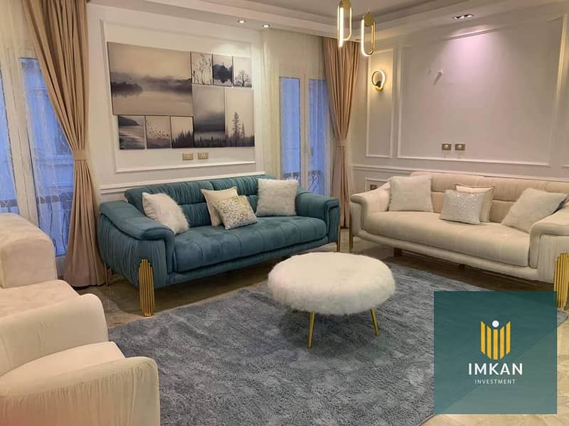 شقة أستلام فوري بتشطيب فندقي 165م في لافيستا الباتيو 7  التجمع الخامس 0