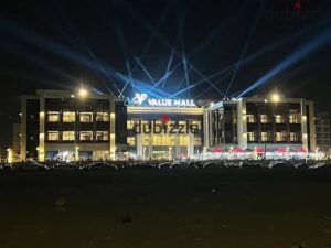 محل للايجار بمدينه الشروق فاليو مول 46م متشطب بجوار كومباوند دار مصر وجنه مصر 13,000 ج.م