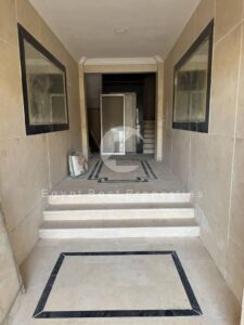 موقع مميز جدا بحري فيو جاردن شقة 3 غرف ارضي مرتفع للبيع في الاندلس التجمع الخامس 3,600,000 ج.م