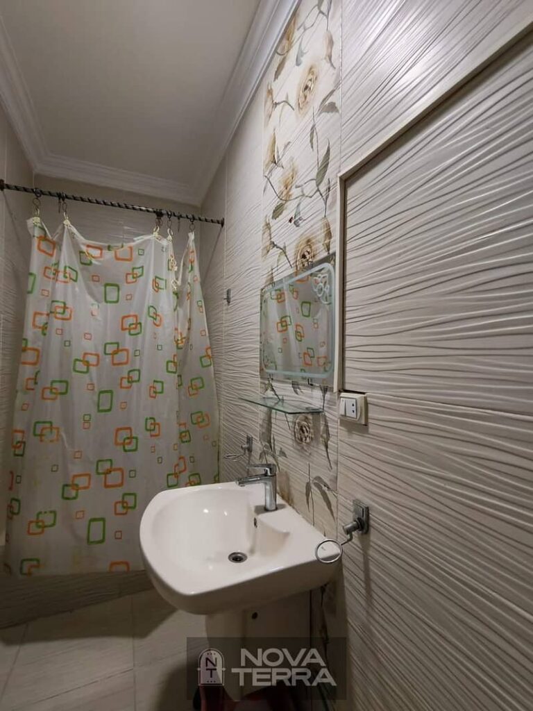 شقه للبيع الشيخ زايد الحى 16 أمام بفرلى هليز 0