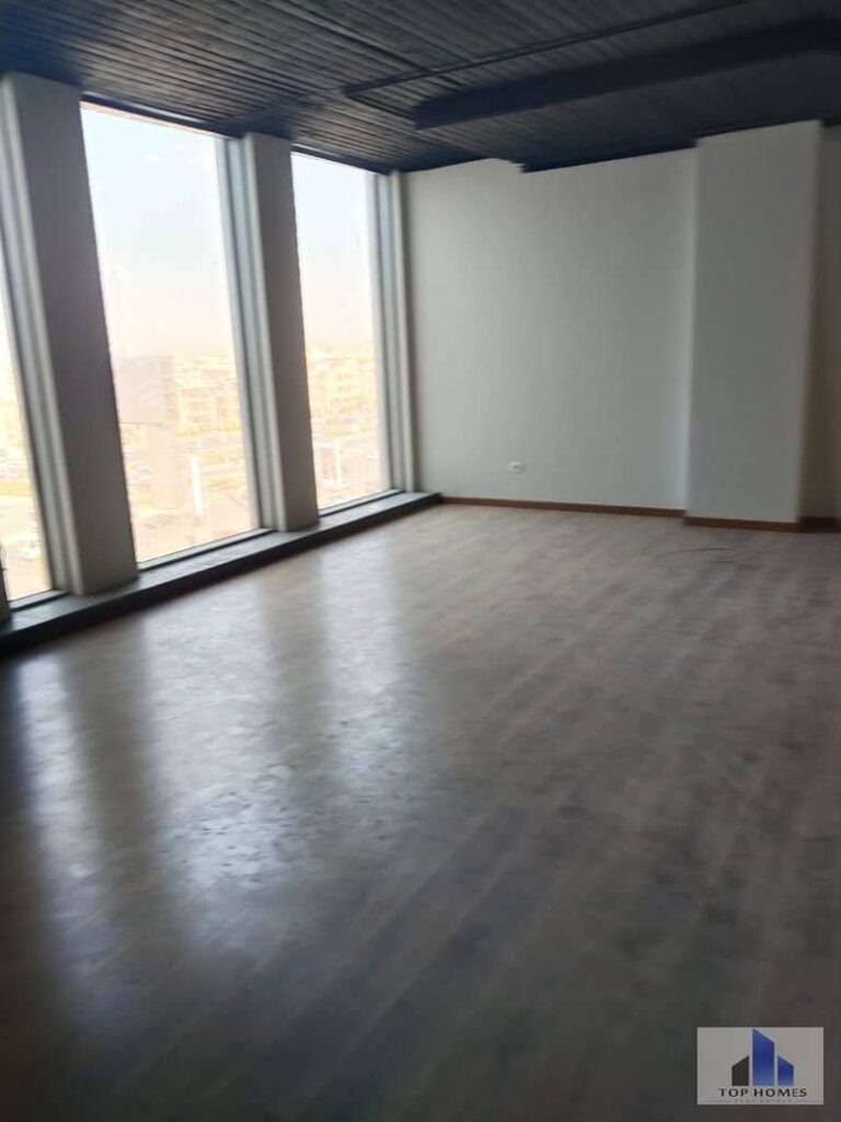 مكتب إداري للإيجار 70 متر تشيطب كامل بالتكييفات و بموقع مميز في التسعين الشمالي مباشرة - التجمع الخامس - القاهرة الجديدة 0