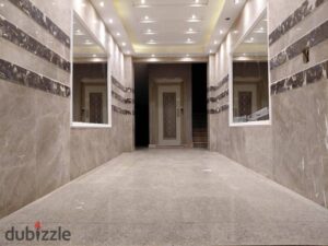 شقة دور ثالث للبيع الحي الثامن بجوار مدرسة wise الشيخ زايد 190 متر اسانسير لحد باب الشقة 4,000,000 ج.م